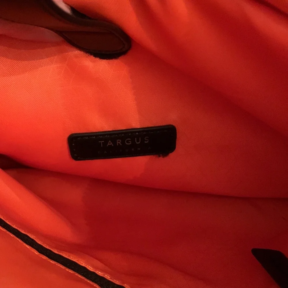 TARGUS California Computer Backpack in Black EUC